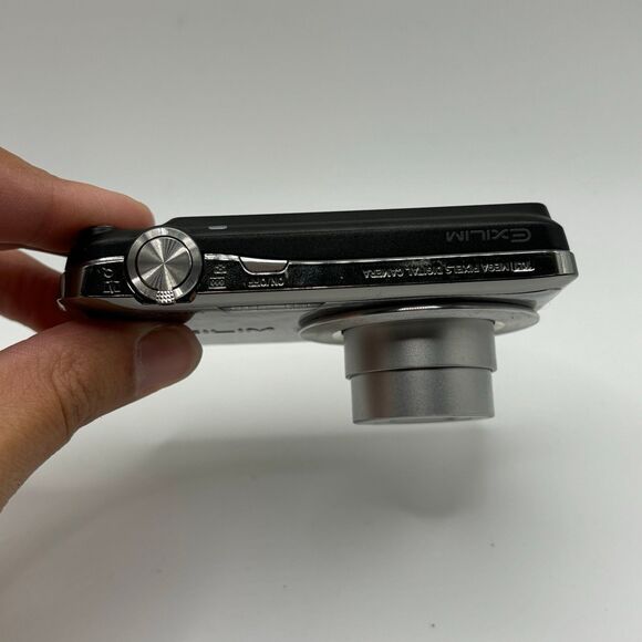 Casio Exilim EX-S5 10.1MP Digital Camera with 3x Optical Zoom - Picture 2 of 5